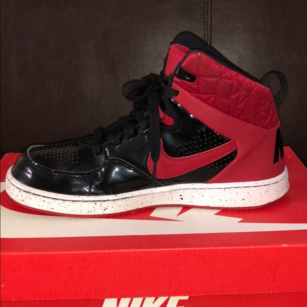 sneakers - Picture 2 of 3